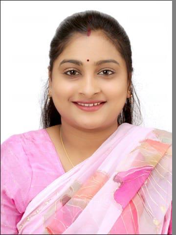 लोकसभा घटनाक्रम पर तिल्दा-नेवरा में सियासत तेज, भाजपा कार्यकर्ता आकांक्षा वैष्णव ने विपक्ष पर साधा निशाना